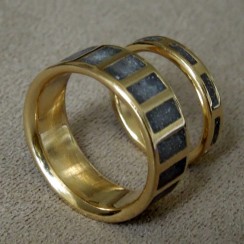 crushed-glass-gold-wedding-band-8